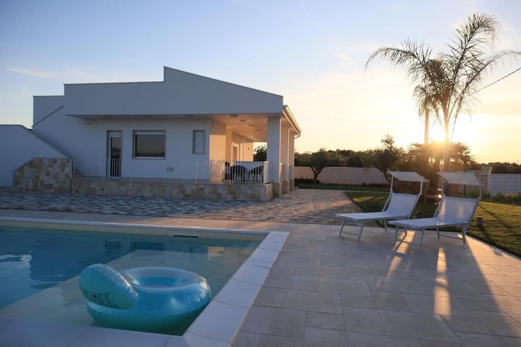 Malia Holiday Villa Конверсано Экстерьер фото